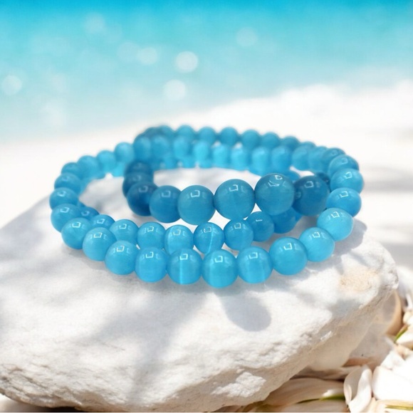 BLUE CAT EYE BRACELET - Picture 1 of 6